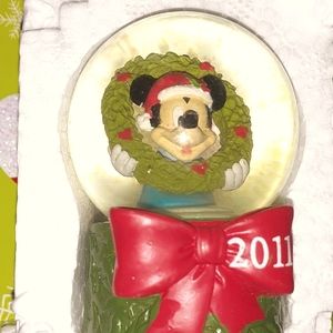 💥Disney Collectible Mickey Snowglobe